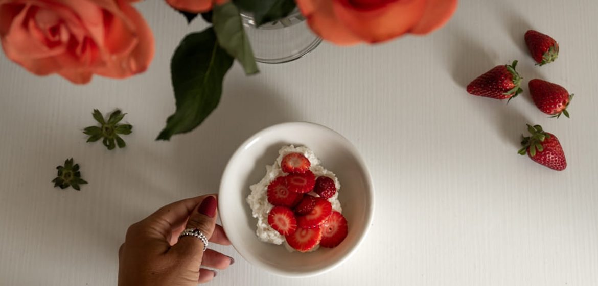 Tazza di ricotta e fragole